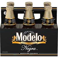 Modelo Negro